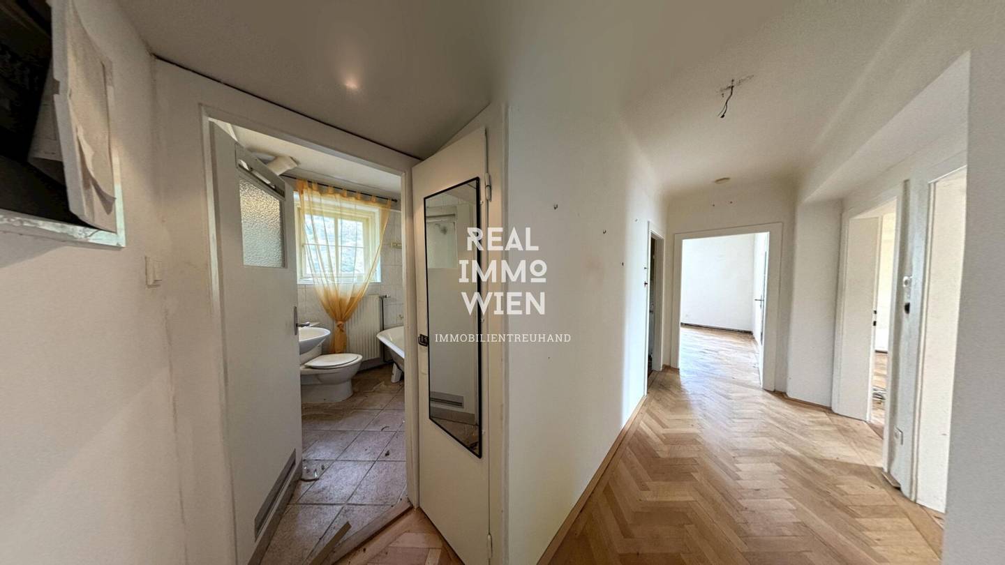 Sanierungsbedürftige 3-Zimmer-Wohnung in Baden – Ihr individuelles Wohnprojekt mit großem Potenzial!