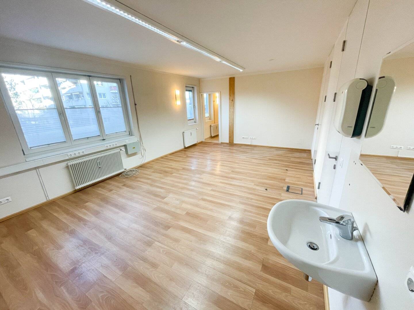 Modern doctor's practice in a central location - Doctors' House on the Spittaler Bahnhofstraße