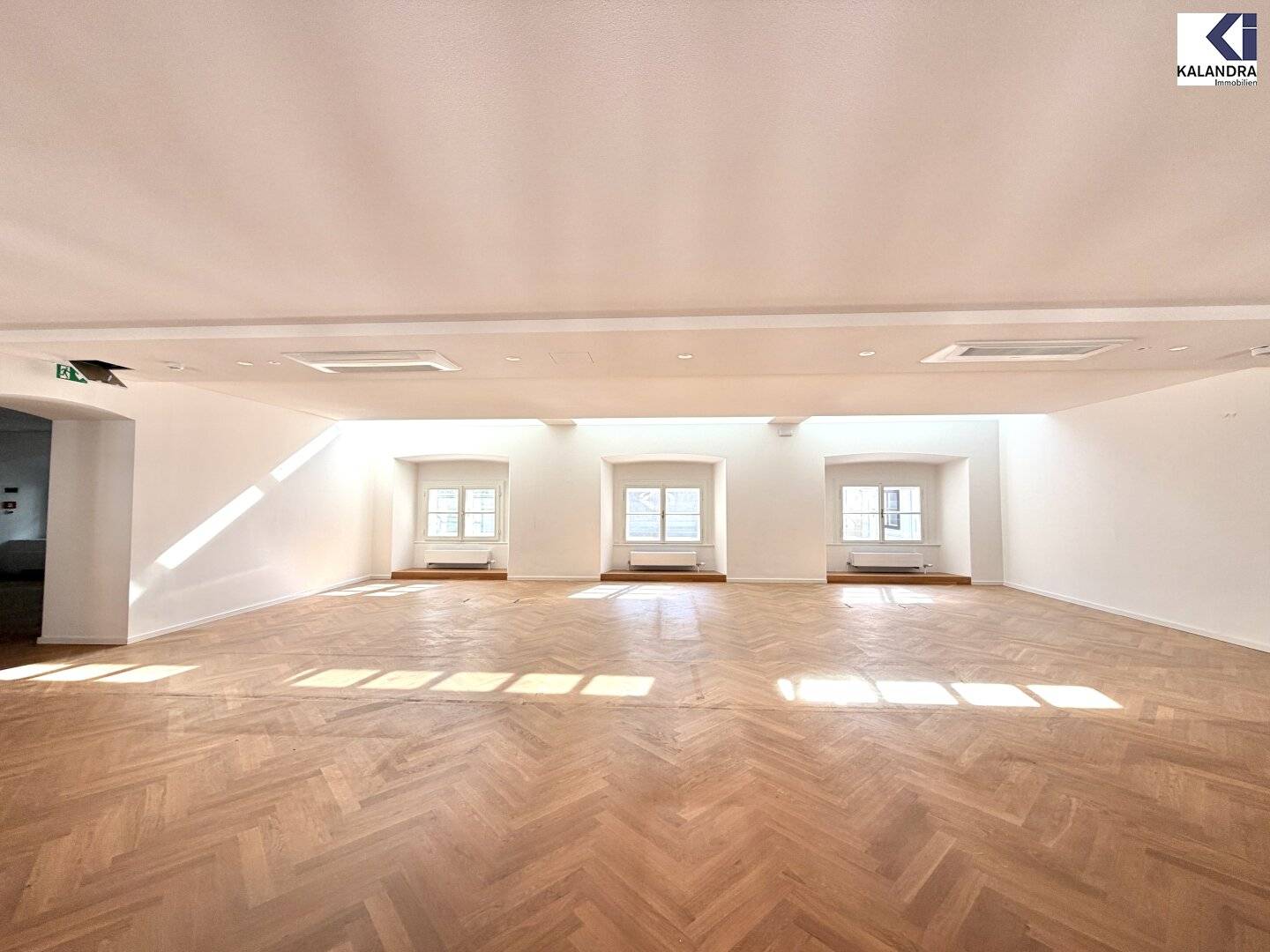 360 TOUR // Palace Harrach Office