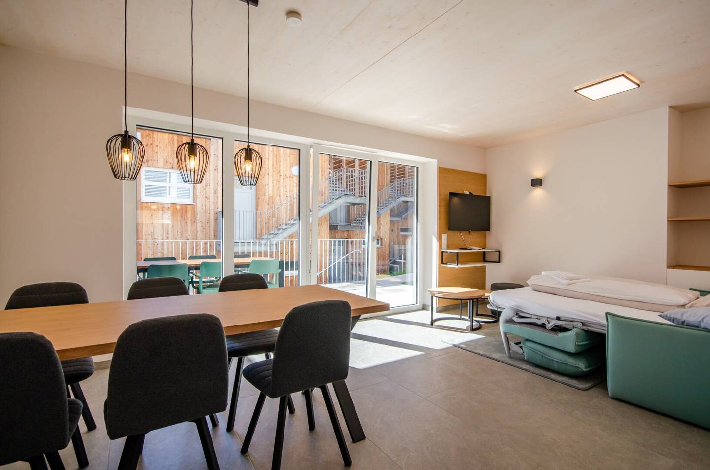 A retreat above the Wörthersee! Exclusive living with wide view and lasting value