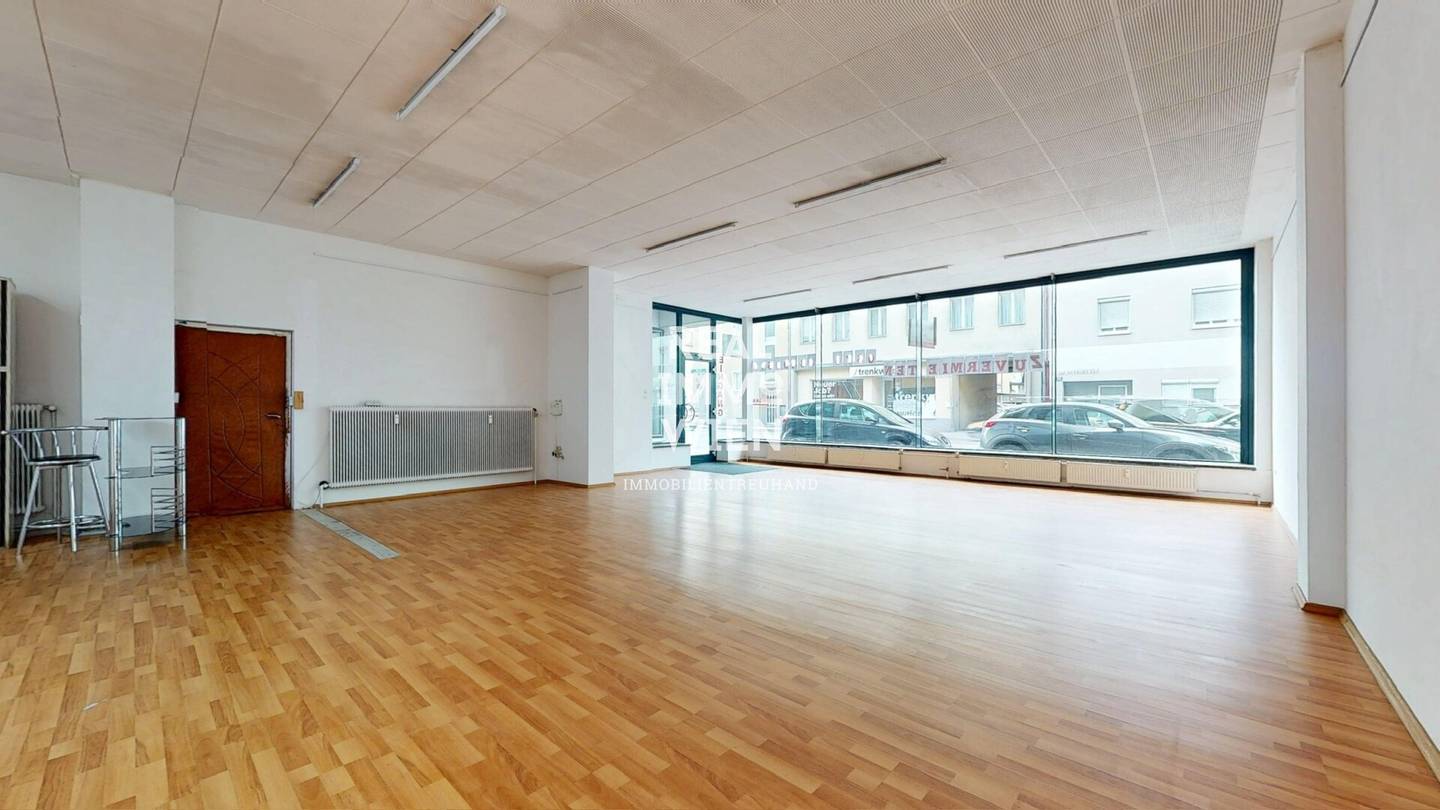 Attractive commercial space in Wiener Neustadt, versatile, flexible and well maintained