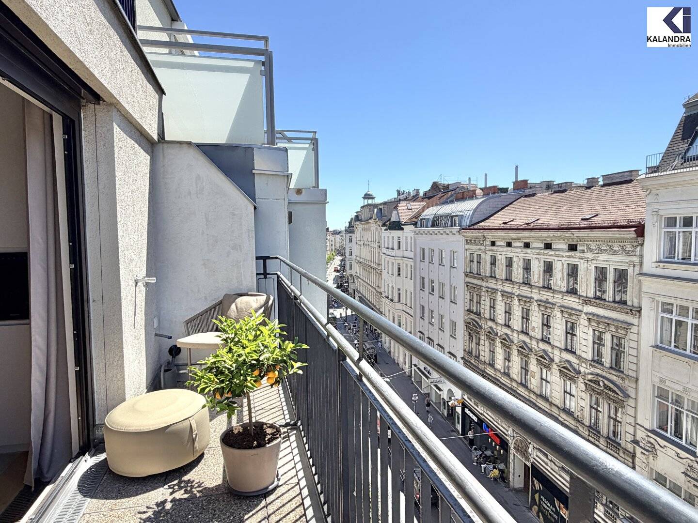 360 Tour // Luxury furnished terrace apartment Josefstadt