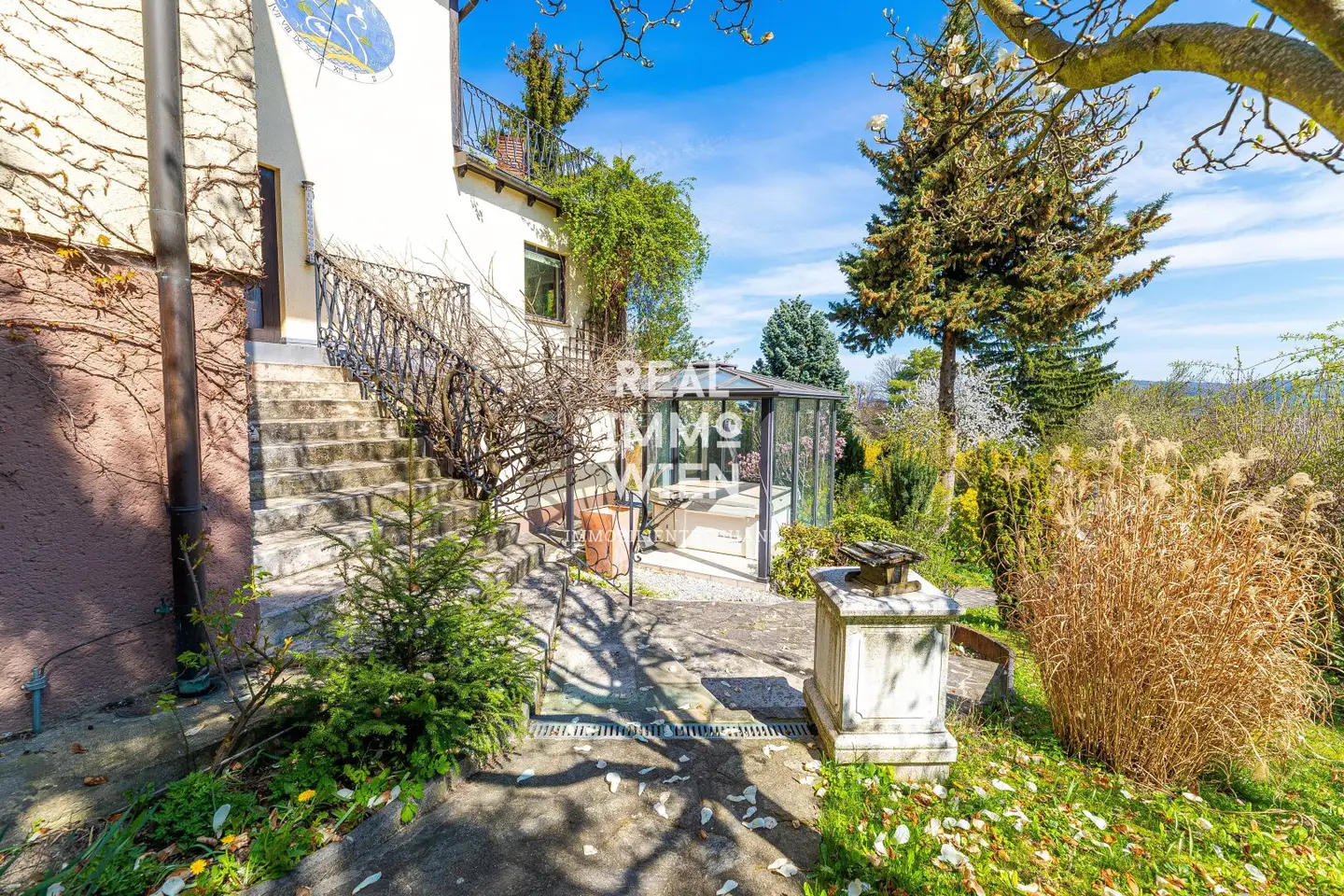 Grosse Familienvilla, Obere Stadt Klosterneuburg, Gehminuten in das Zentrum, Traumfernblick!