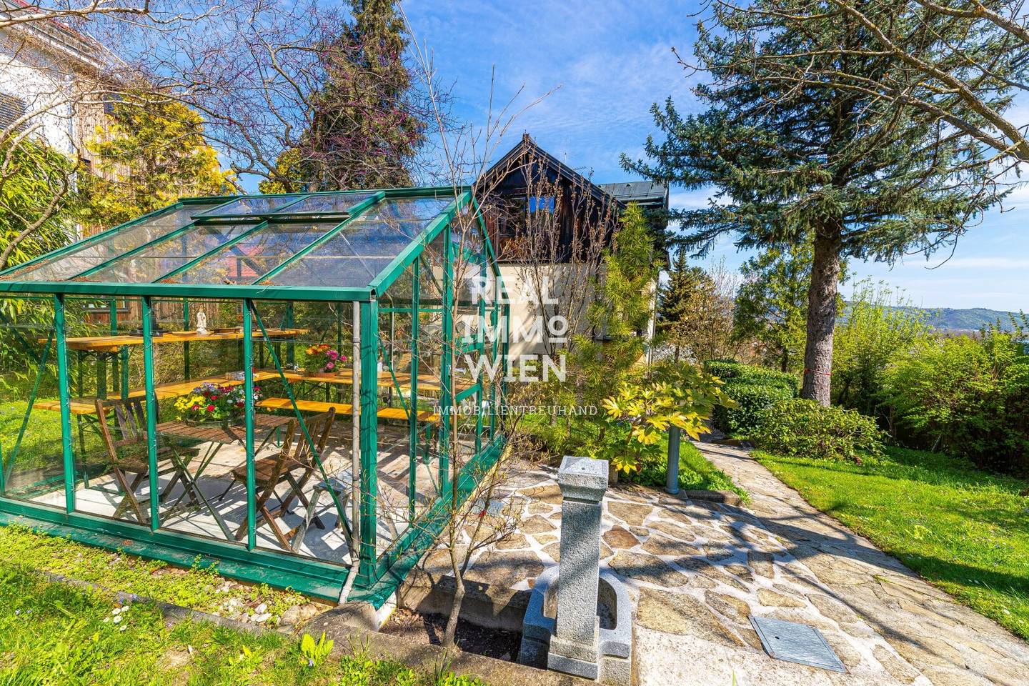 Grosse Familienvilla,  Obere Stadt Klosterneuburg, Gehminuten in das Zentrum, Traumfernblick!
