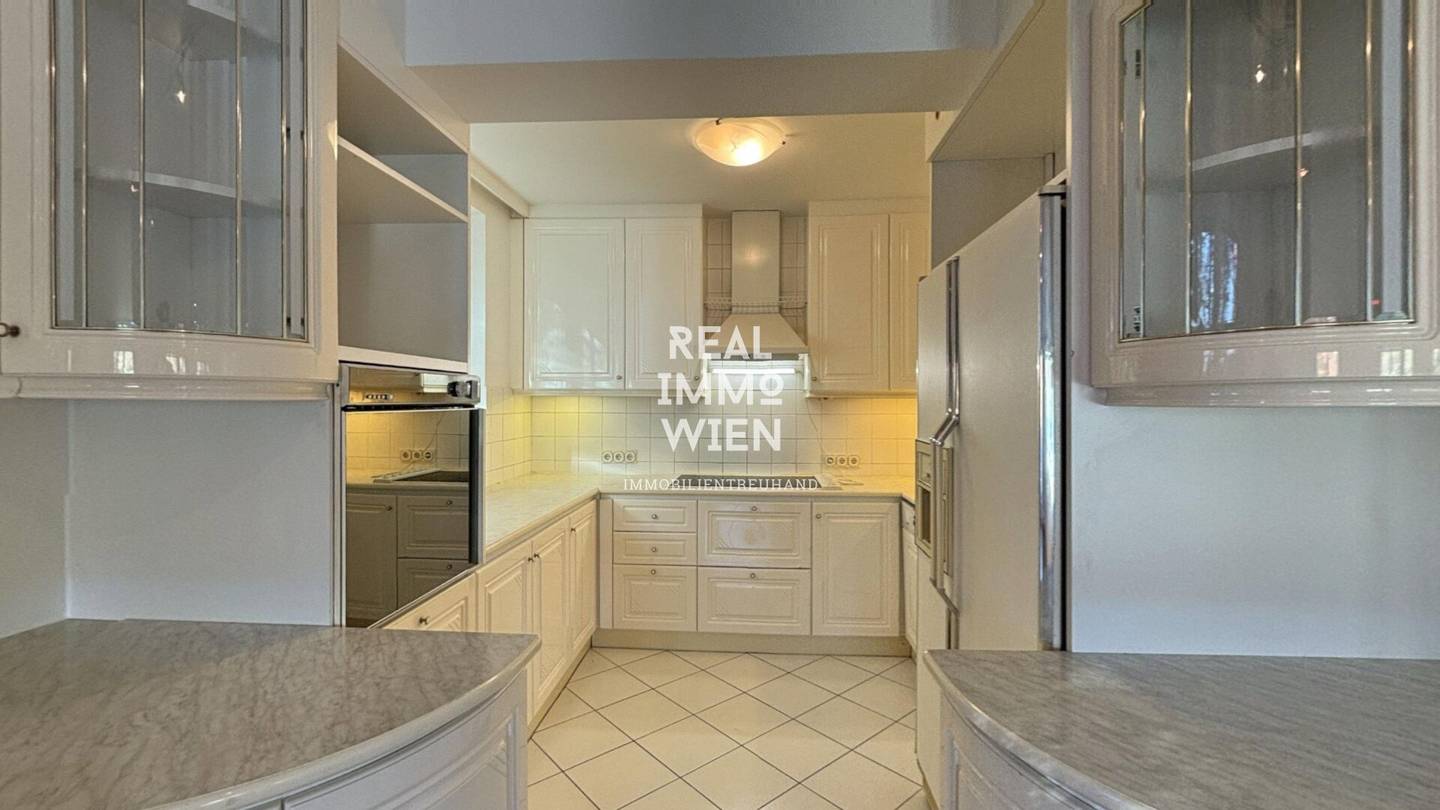 Stylish maisonette in prime location – including garden and vineyard view