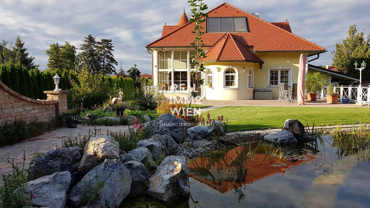 Traumhaftes Grundstück mit exklusiver Villa - 360°- 3D Besichtigung