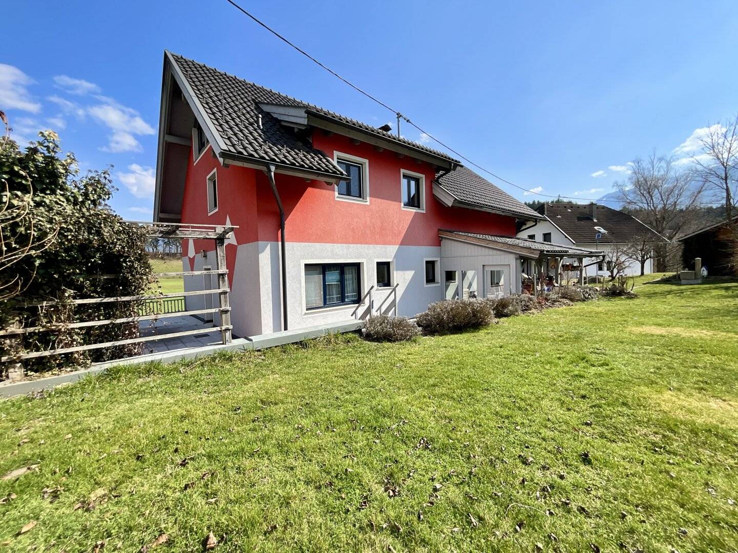 EIN ZUHAUSE, DAS BLEIBT - GROSSZÜGIGES WOHNHAUS IN SONNIGER NATURLAGE IN FEICHT/LENDORF MIT WEITBLICK, ZWEI WOHNEINHEITEN & BESONDEREM LEBENSGEFÜHL - NAHE SPITTAL UND MILLSTÄTTER SEE!