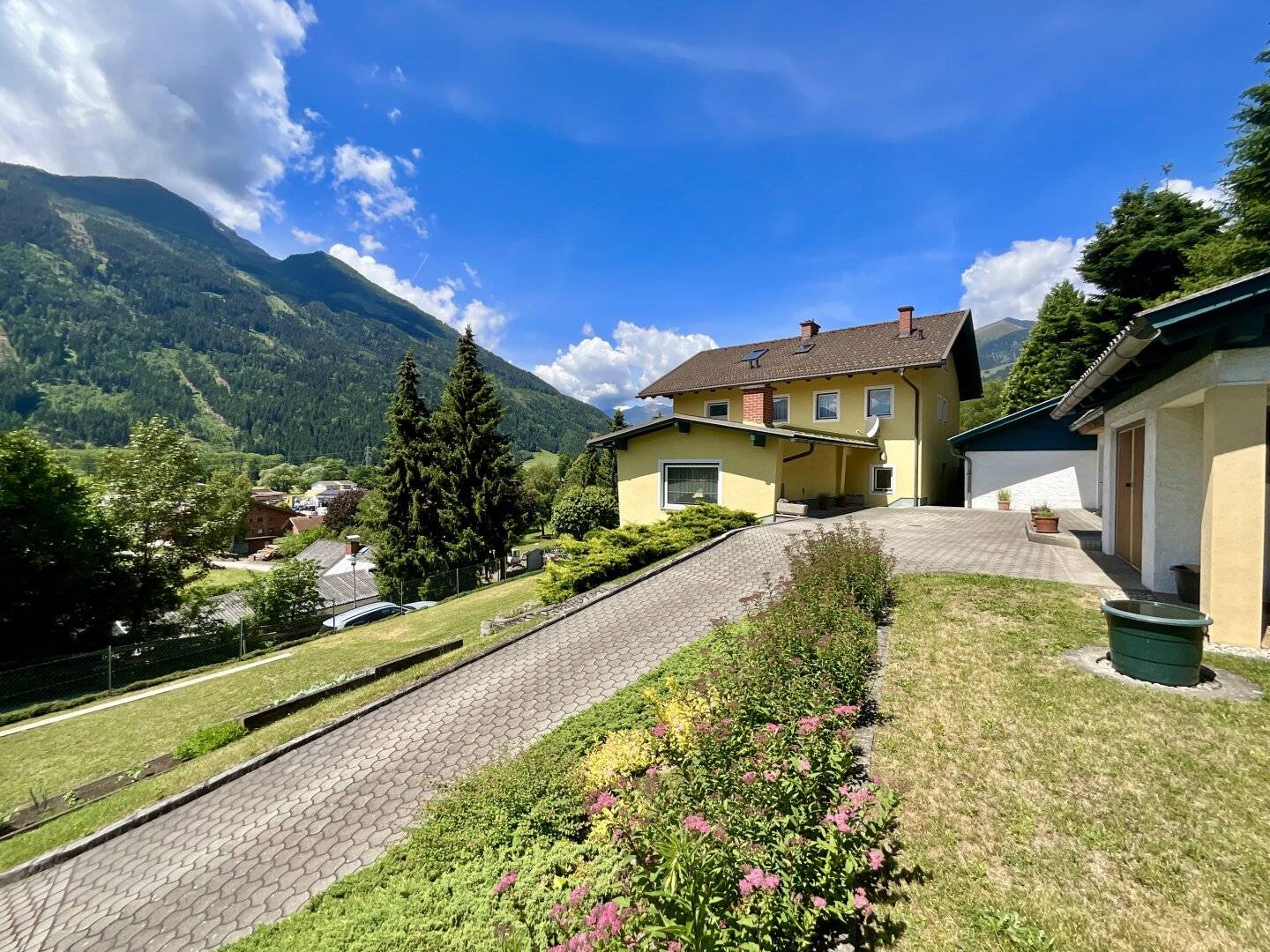 MEHR RAUM. MEHR AUSBLICK. MEHR ZUHAUSE. GEPFLEGTES WOHNHAUS IN PREMIUMLAGE VON OBERVELLACH IM MÖLLTAL!