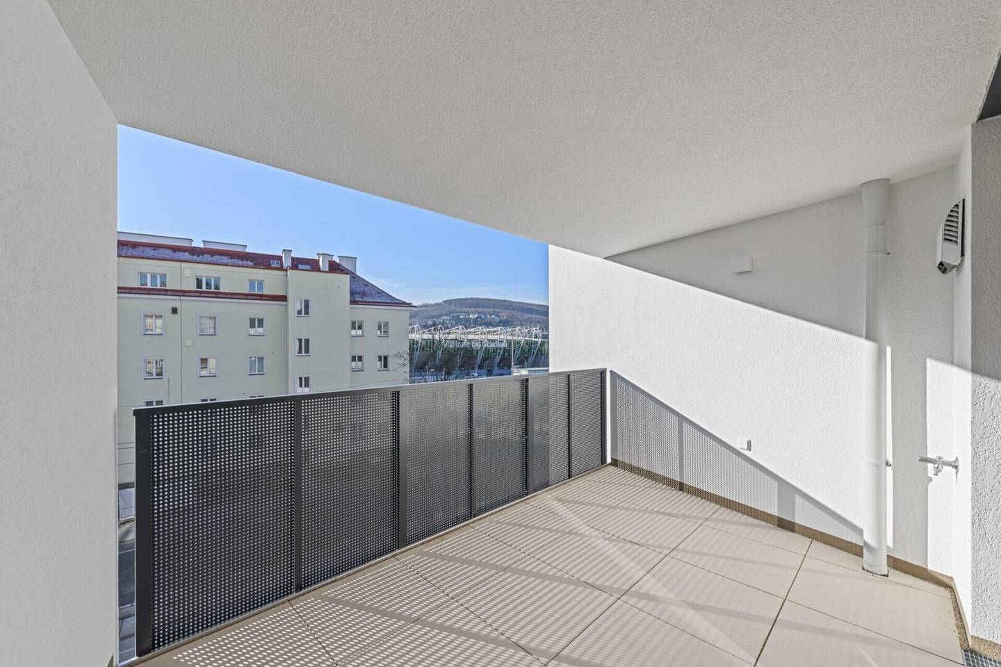 Lovely 3 room apartment with loggia in the 14th district Top 18