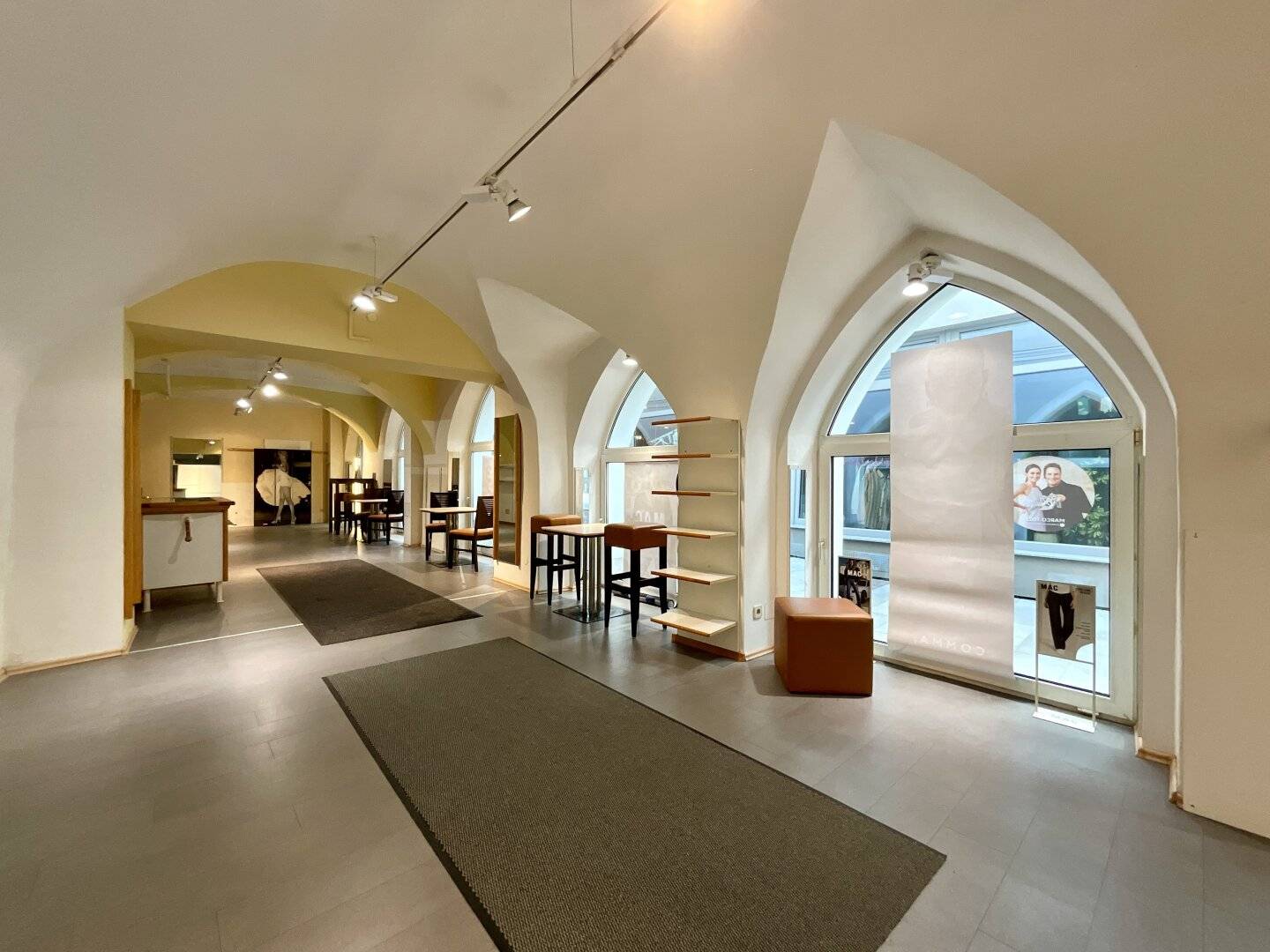 Unique commercial premises with historic charm in the best frequented location of Spittal an der Drau