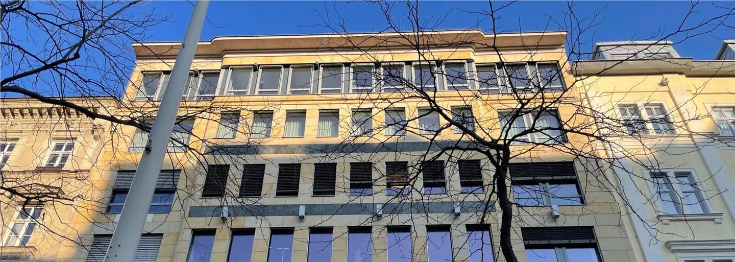 Office space in top location air conditioned and barrier free