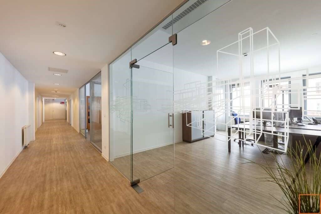 Office space in top location air conditioned and barrier free