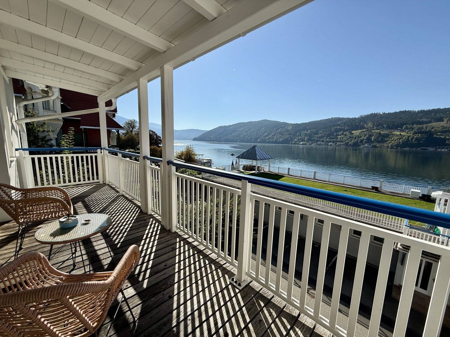 Sunlight, Lake, Sense of Life - Extraordinary Apartment at Millstätter See