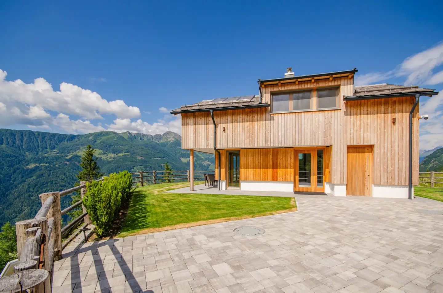 ANKOMMEN. AUFATMEN. BLEIBEN. EXKLUSIVES NEUBAU-CHALET MIT FREIZEITWOHNSITZWIDMUNG IM MÖLLTAL!