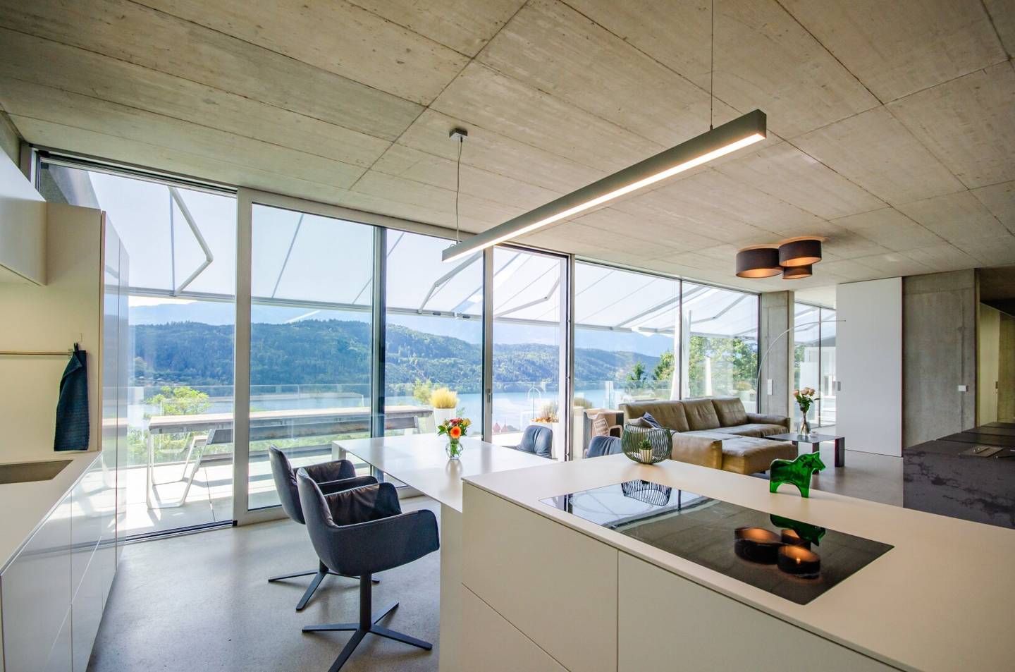 ARCHITEKTUR TRIFFT EMOTION - IHR MODERNES REFUGIUM ÜBER DEM MILLSTÄTTER SEE!