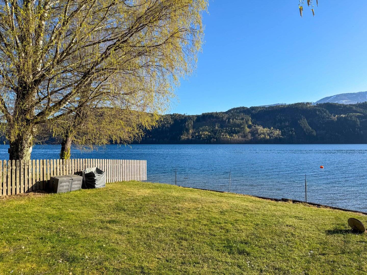Exclusive ownership apartment with lake view and private bathing beach in Millstatt am See