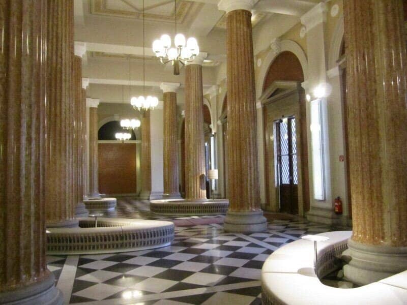 Offices in the former stock exchange