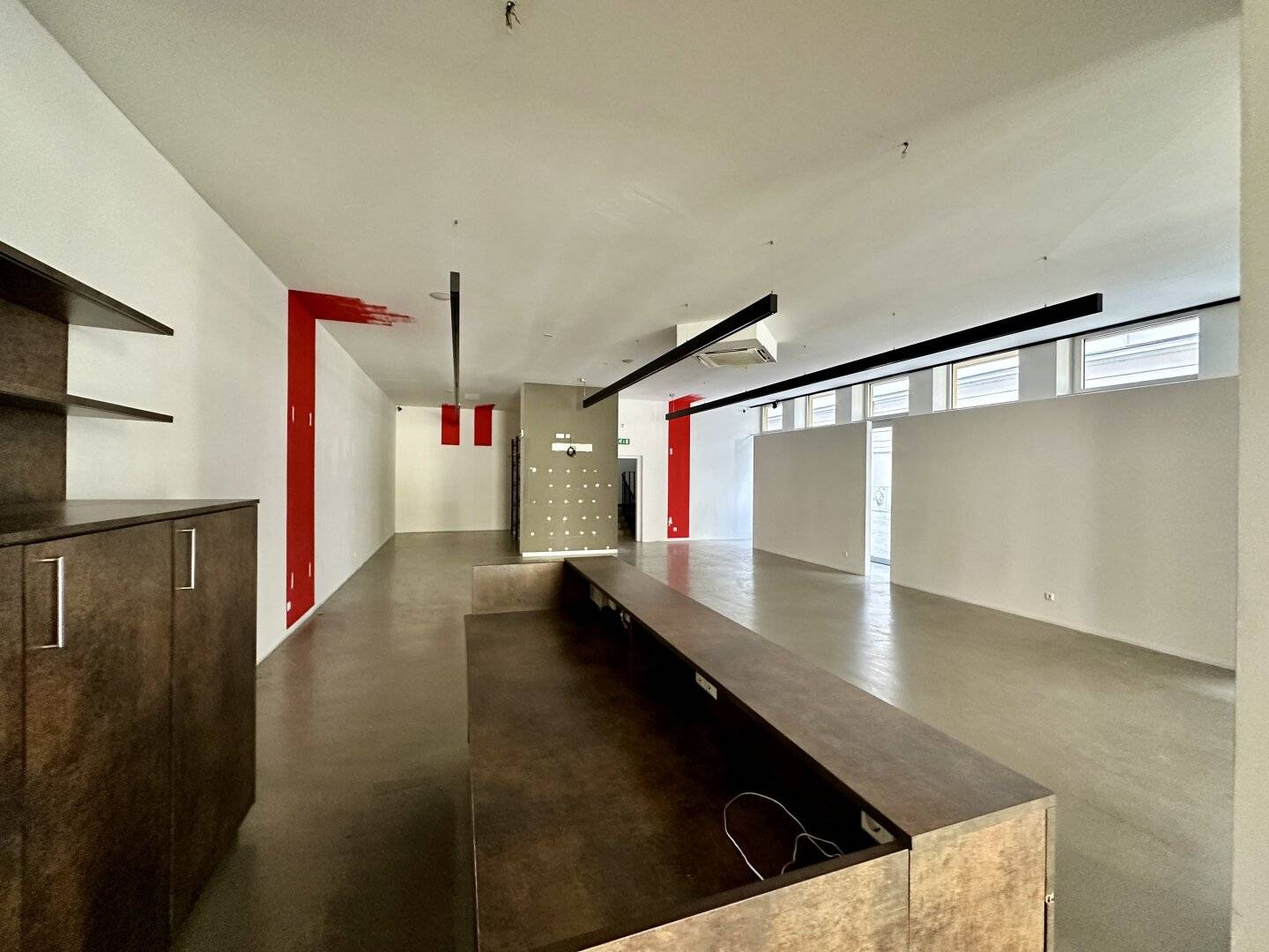 Three months rent-free! Top location for your business idea!
