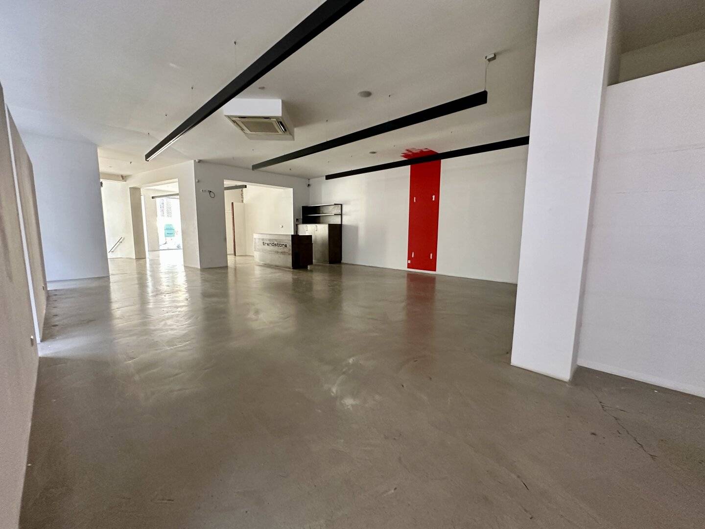 Three months rent-free! Top location for your business idea!