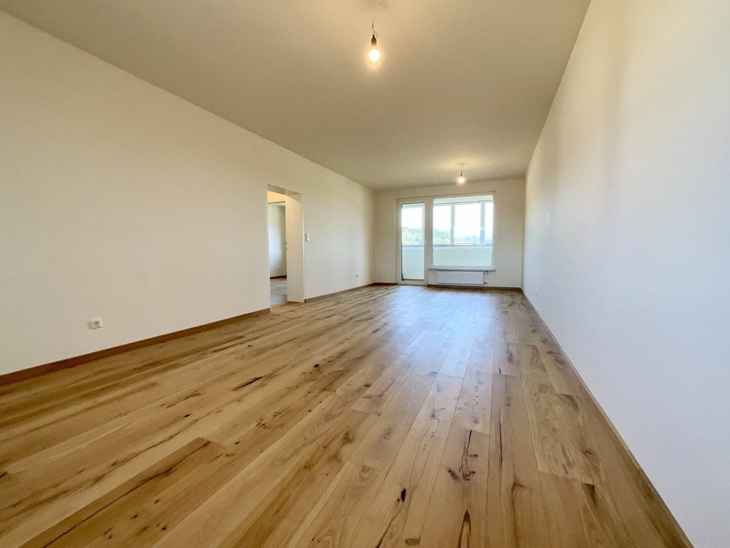 STILVOLL UND ZENTRAL WOHNEN MIT WEITBLICK! IHRE WOHLFÜHLOASE ÜBER DEN DÄCHERN DER STADT!