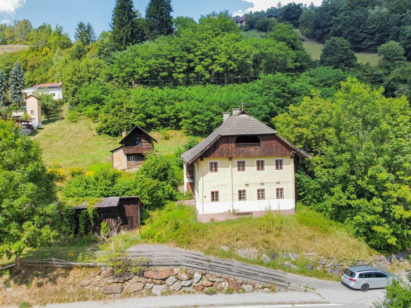 EINMALIG! VIELSEITIG! IDEAL! GROSSES GRUNDSTÜCK (CA. 11.465 m²) MIT EINEM BESTANDSGEBÄUDE IN SEHR GUTER UND SONNIGER AUSSICHTSLAGE VON RADENTHEIN!