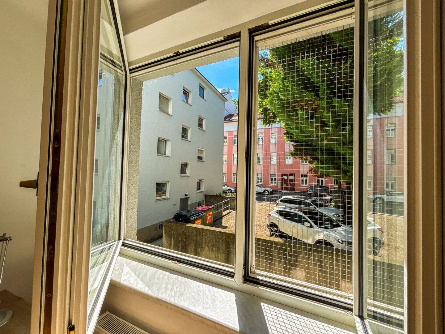 Innenhofidylle mit urbanem Puls – sanierte 2-Zimmerwohnung Nähe Wilhelmsdorfer Park
