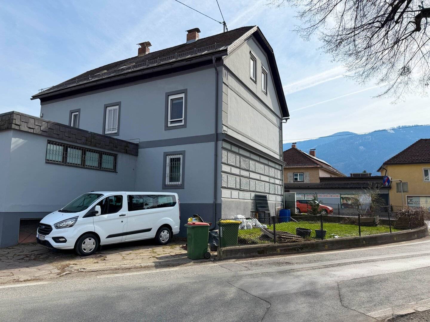 MIETWOHNHAUS MIT ZWEI WOHNUNGEN UND EINEM GESCHÄFTSLOKAL IN LENDORF - NÄHE SPITTAL/DRAU - VOLLVERMIETET!