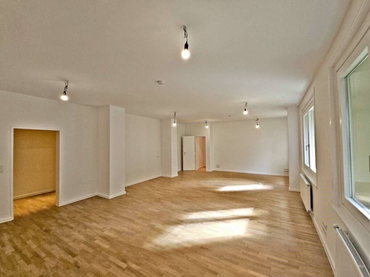New build office near the city center