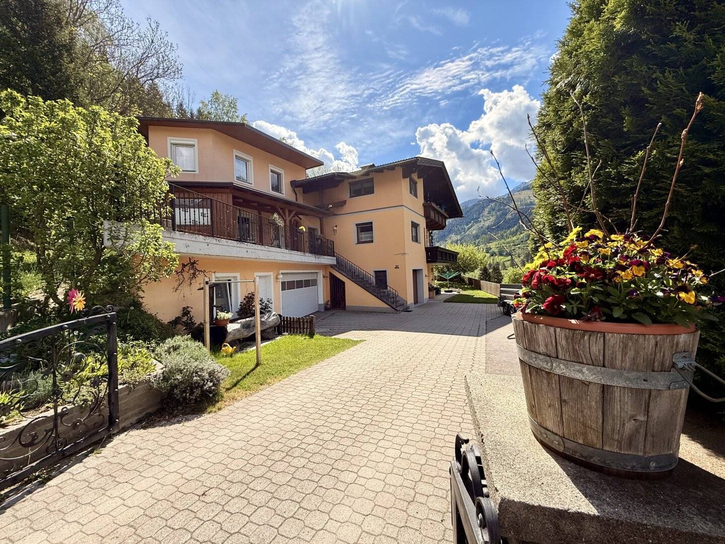 WOHNEN MIT PANORAMA – IN BEEINDRUCKENDER RUHE- UND AUSSICHTSLAGE IM MÖLLTAL. HIER SIND NATUR, FREIHEIT UND LEBENSQUALITÄT ZUHAUSE!