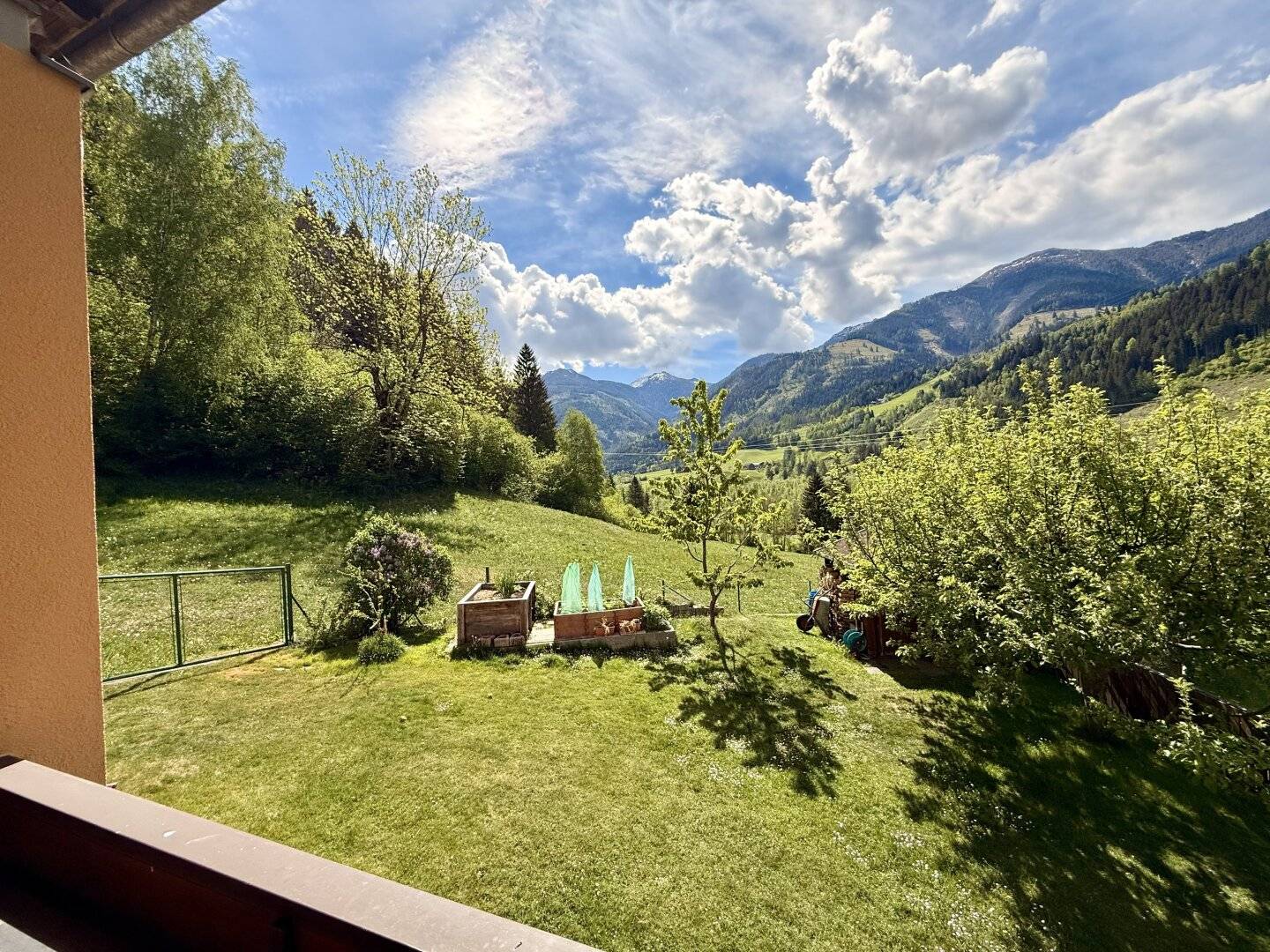 WOHNEN MIT PANORAMA – IN BEEINDRUCKENDER RUHE- UND AUSSICHTSLAGE IM MÖLLTAL. HIER SIND NATUR, FREIHEIT UND LEBENSQUALITÄT ZUHAUSE!
