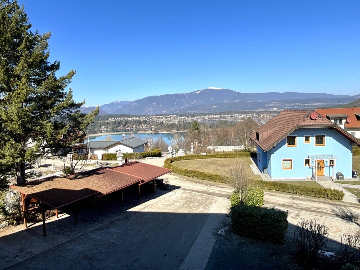 SEE.BERGE.RUHE. – IHRE TRAUMWOHNUNG AM FAAKER SEE WARTET AUF SIE!
