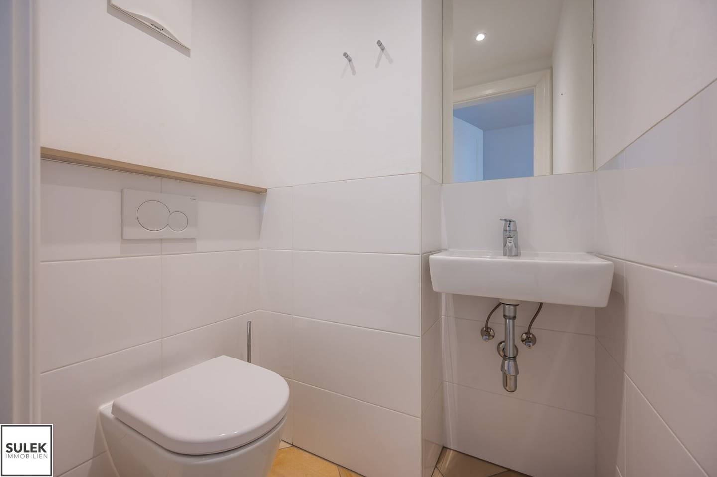 Living in the city center: 3-room apartment with terrace and dreamlike view // Albertina