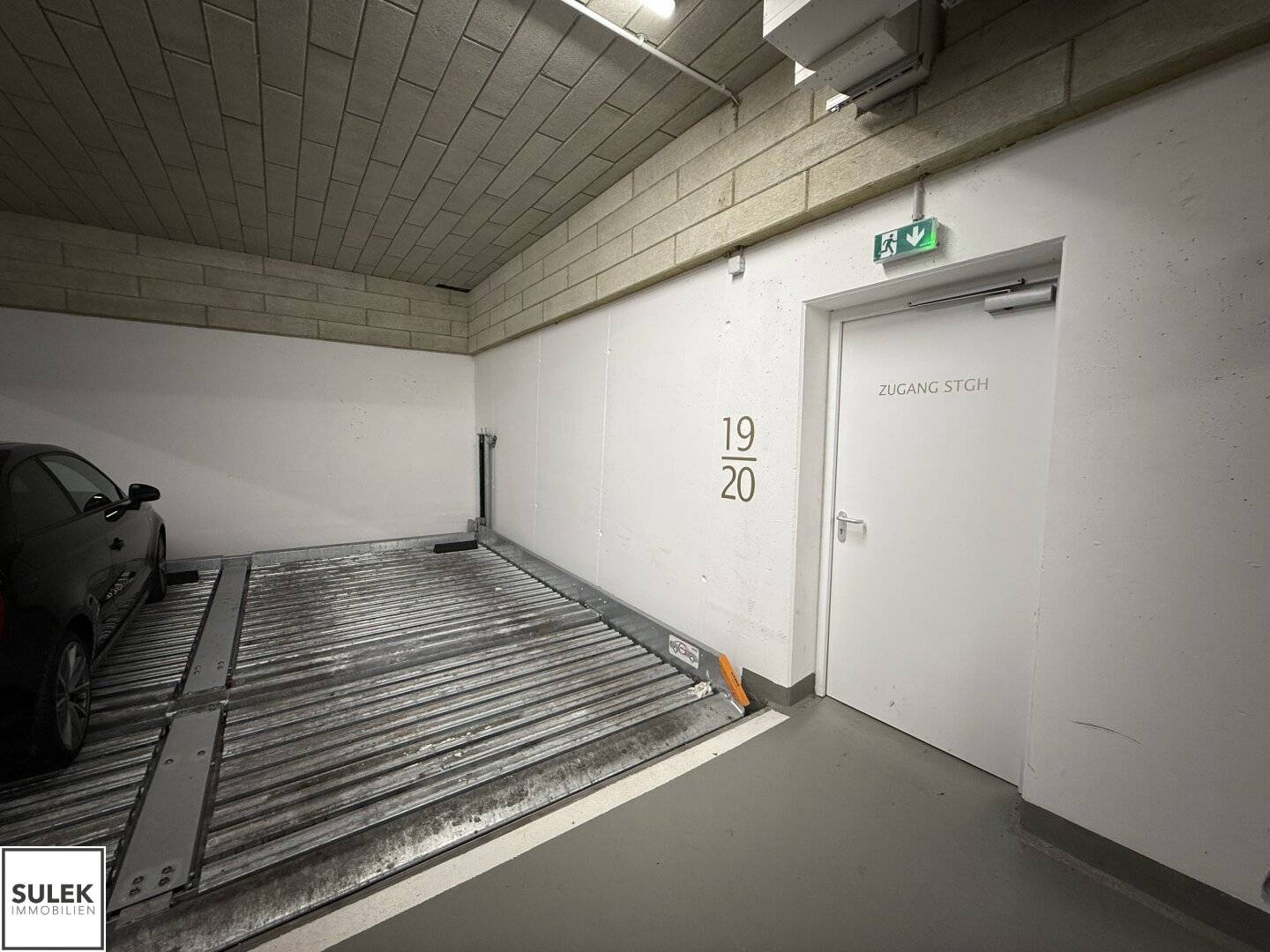 Available now: Stacked parking space in Fabergasse 2 near Wien-Liesing railway station &amp; Riverside Shopping Center
