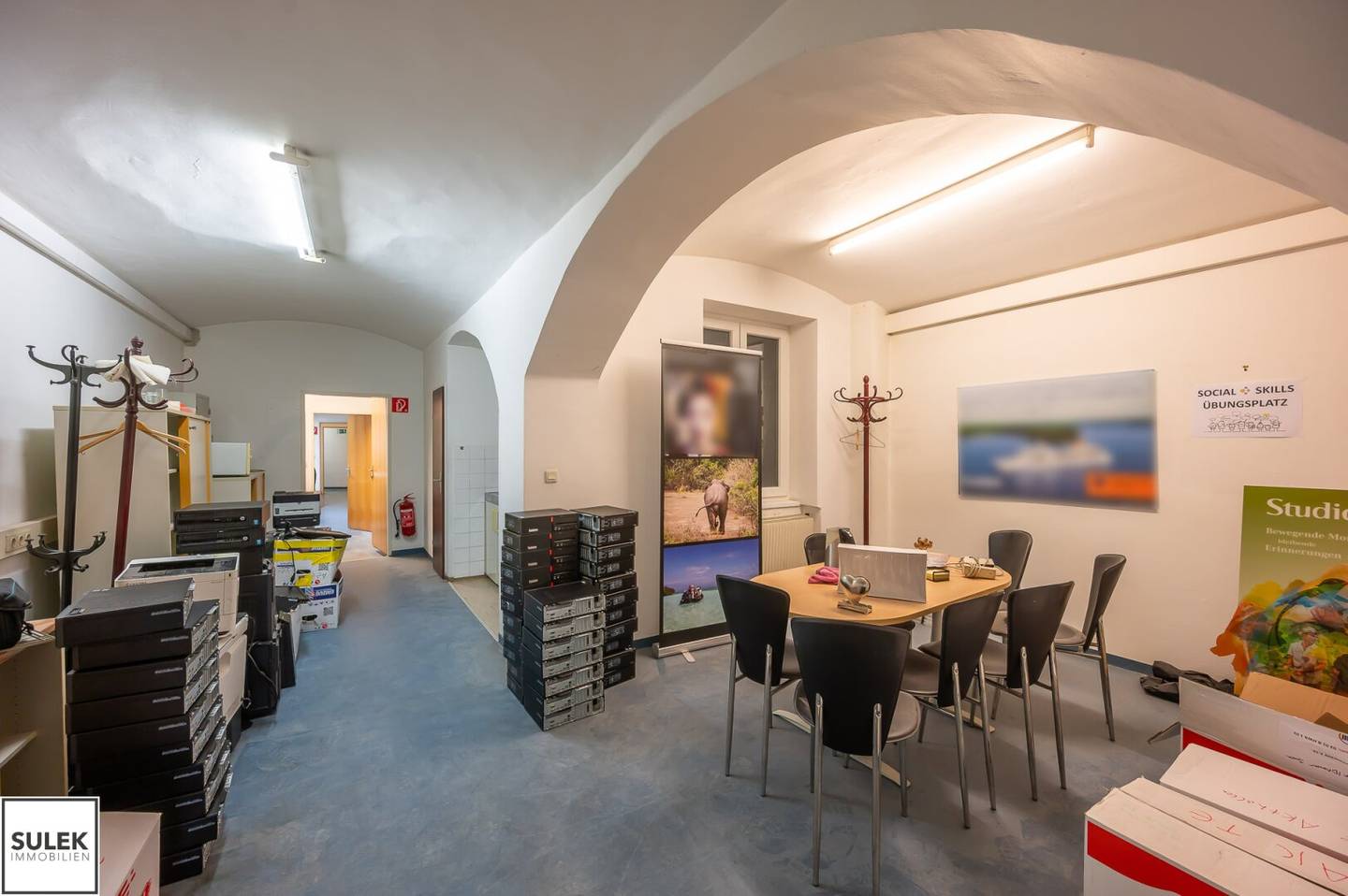 Universitätsring 8 - Repräsentative Adresse für Startups, Büros, usw.