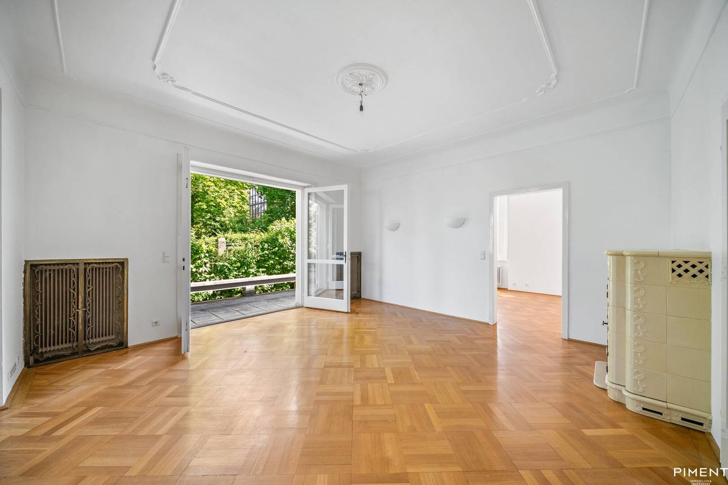 House in Hietzing's Best Location with Dream Garden