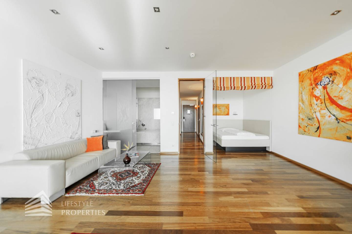 Unique view over Vienna! Studio apartment with terrace on Kahlenberg
