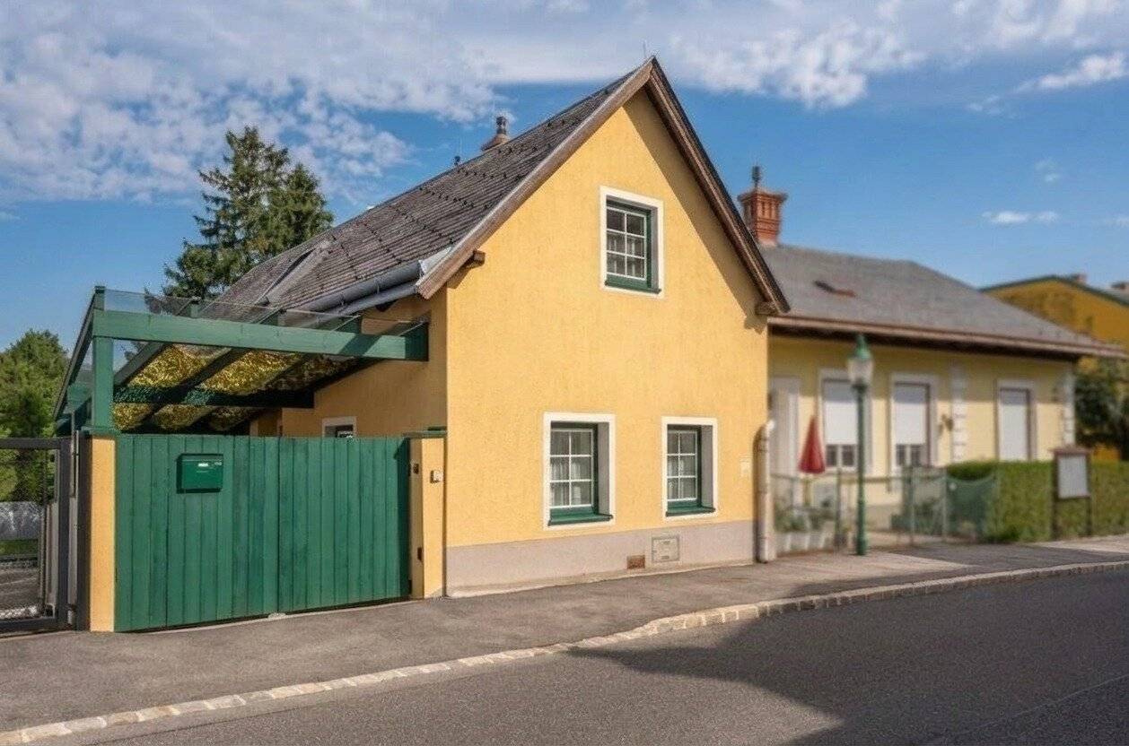 Unique Enthusiast's Property Fully Renovated Winegrower's House in Gießhübl with a dream garden, carport, conservatory, terrace, wine cellar, garden house expandable by about 95 m², gazebo and more