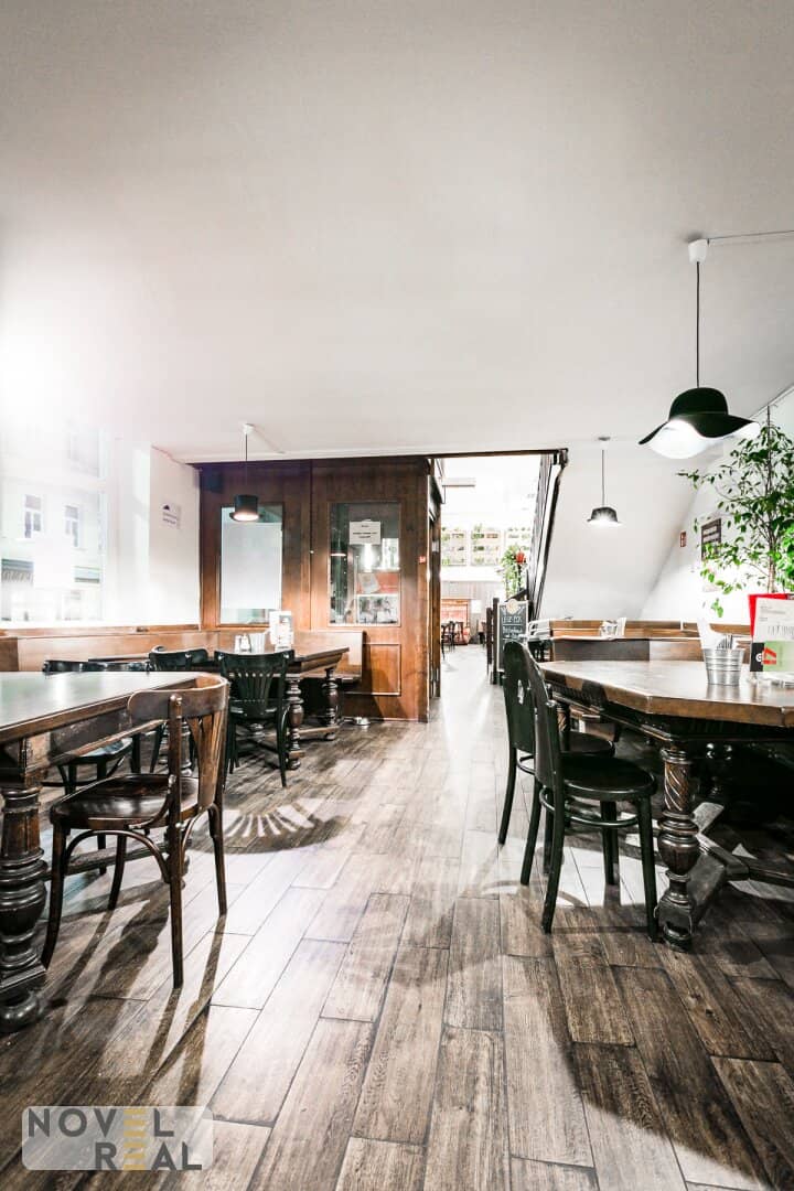 Exclusive real estate package: hospitality business, gastronomy and apartment in the heart of Vienna
