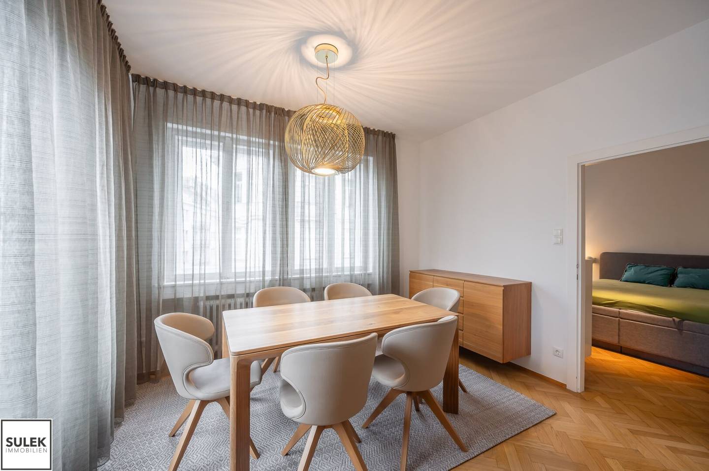 »Innere Stadt, Singerstraße: 2-Zimmer-Altbauwohnung, ca. 59 m², 5. Liftstock, ab sofort bezugsfertig – Top-Lage zwischen Stephansplatz und Stadtpark«