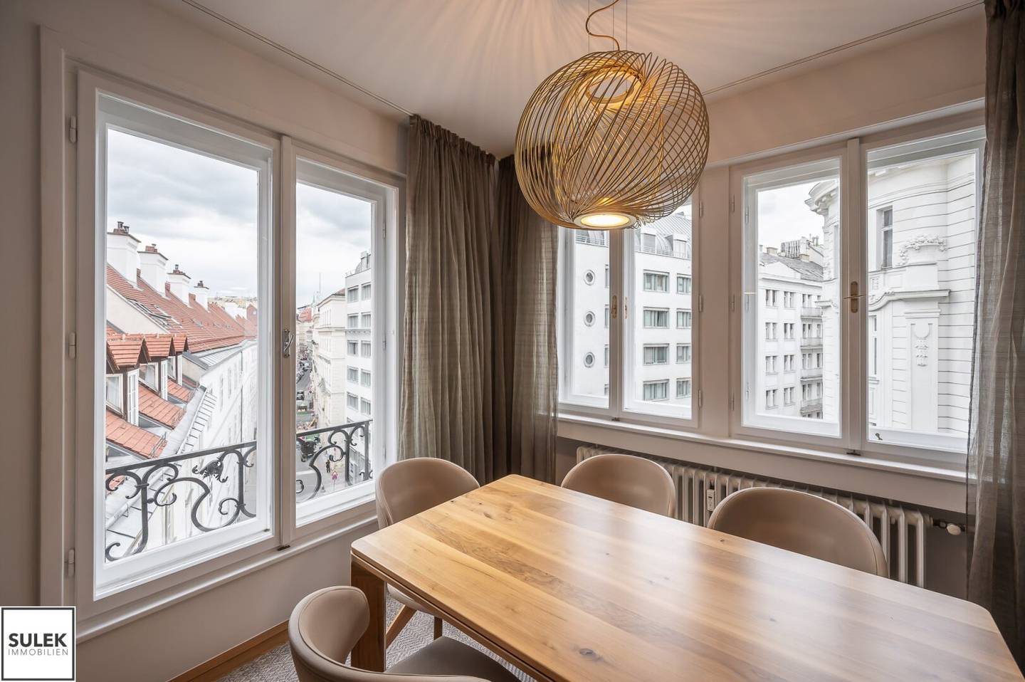 »Innere Stadt, Singerstraße: 2-Zimmer-Altbauwohnung, ca. 59 m², 5. Liftstock, ab sofort bezugsfertig – Top-Lage zwischen Stephansplatz und Stadtpark«