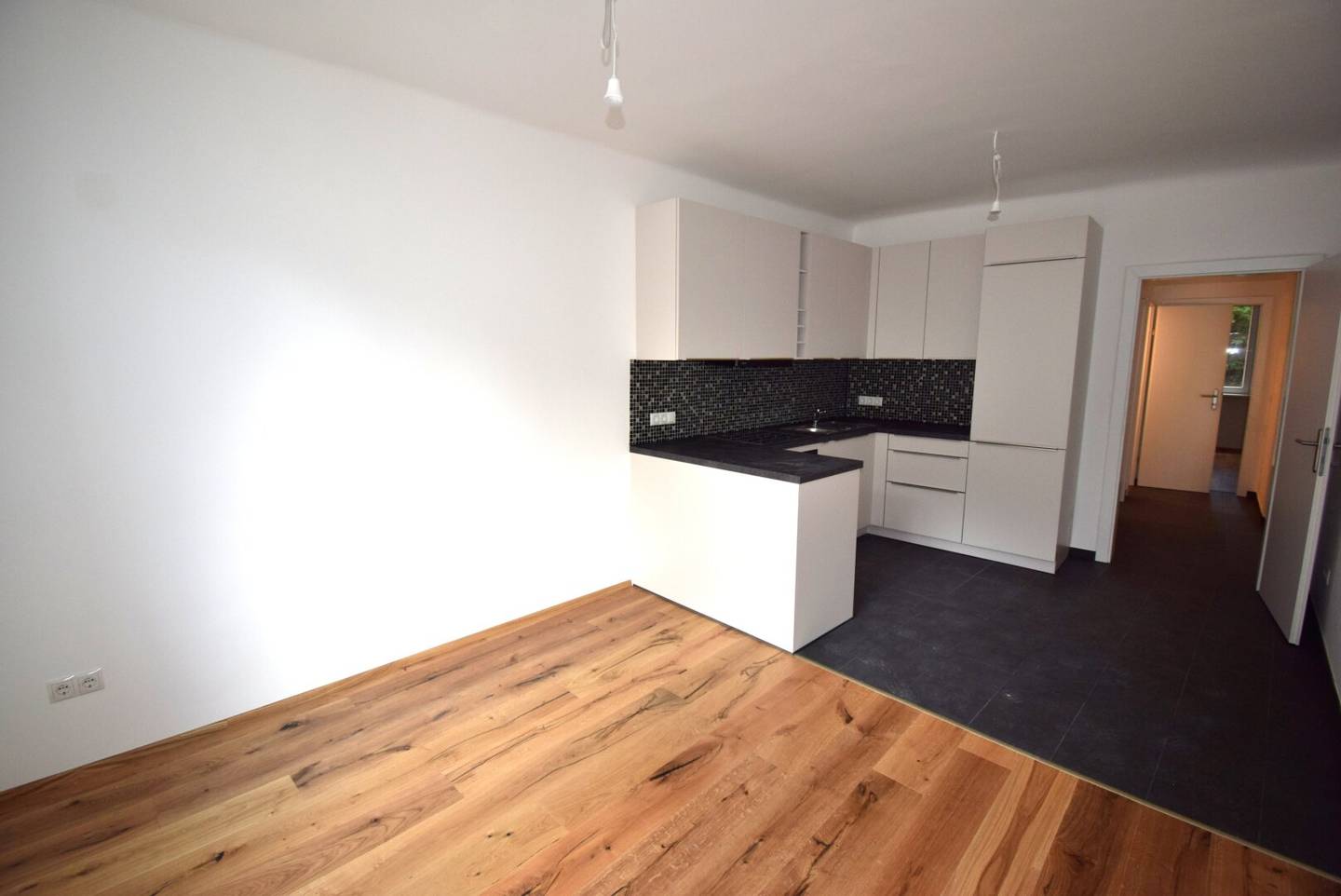 Toplage, Erstbezug, Balkon, Fußbodenheizung