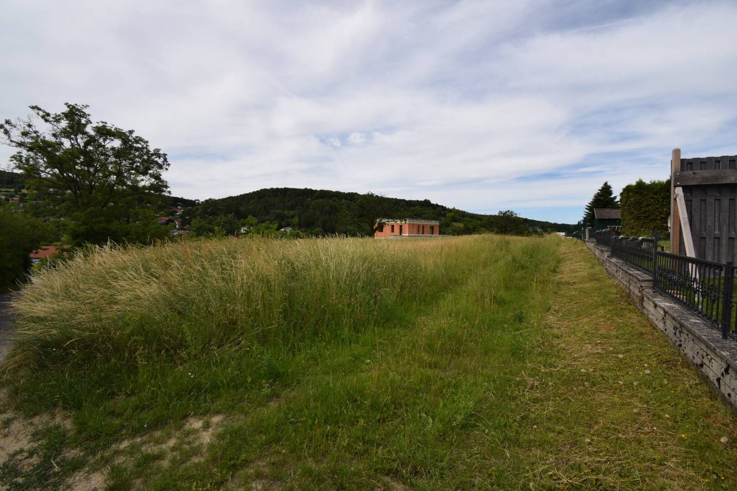 Top Baugrundstück, zentral mit Fernblick
