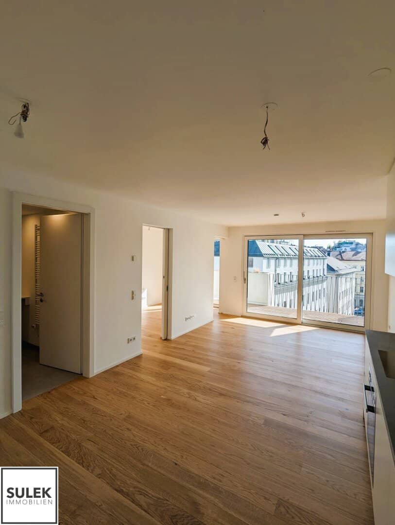 From September south-facing single and couple apartment with loggia on the 6th floor second occupancy