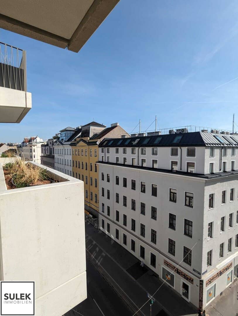 From September south-facing single and couple apartment with loggia on the 6th floor second occupancy