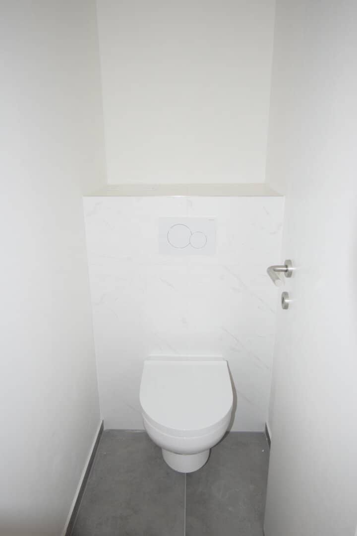 Top renovated, elevator, commission-free