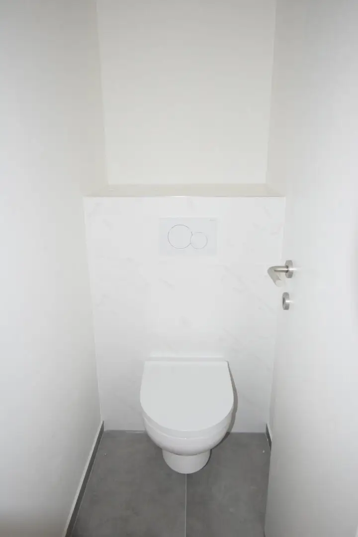 Top renovated, elevator, commission-free