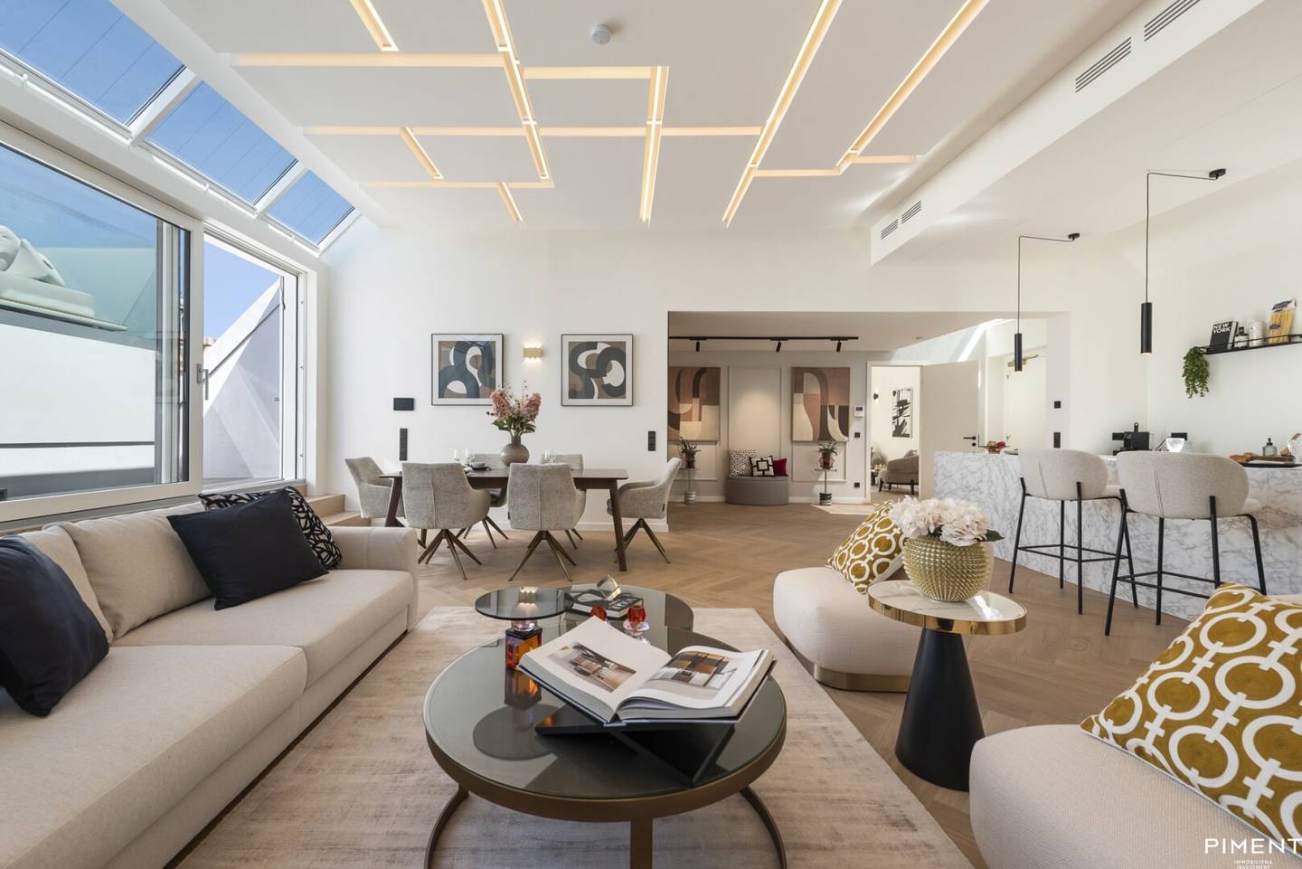 Elegant attic residence near the Opera with a panoramic terrace and a view of St. Stephen's Cathedral