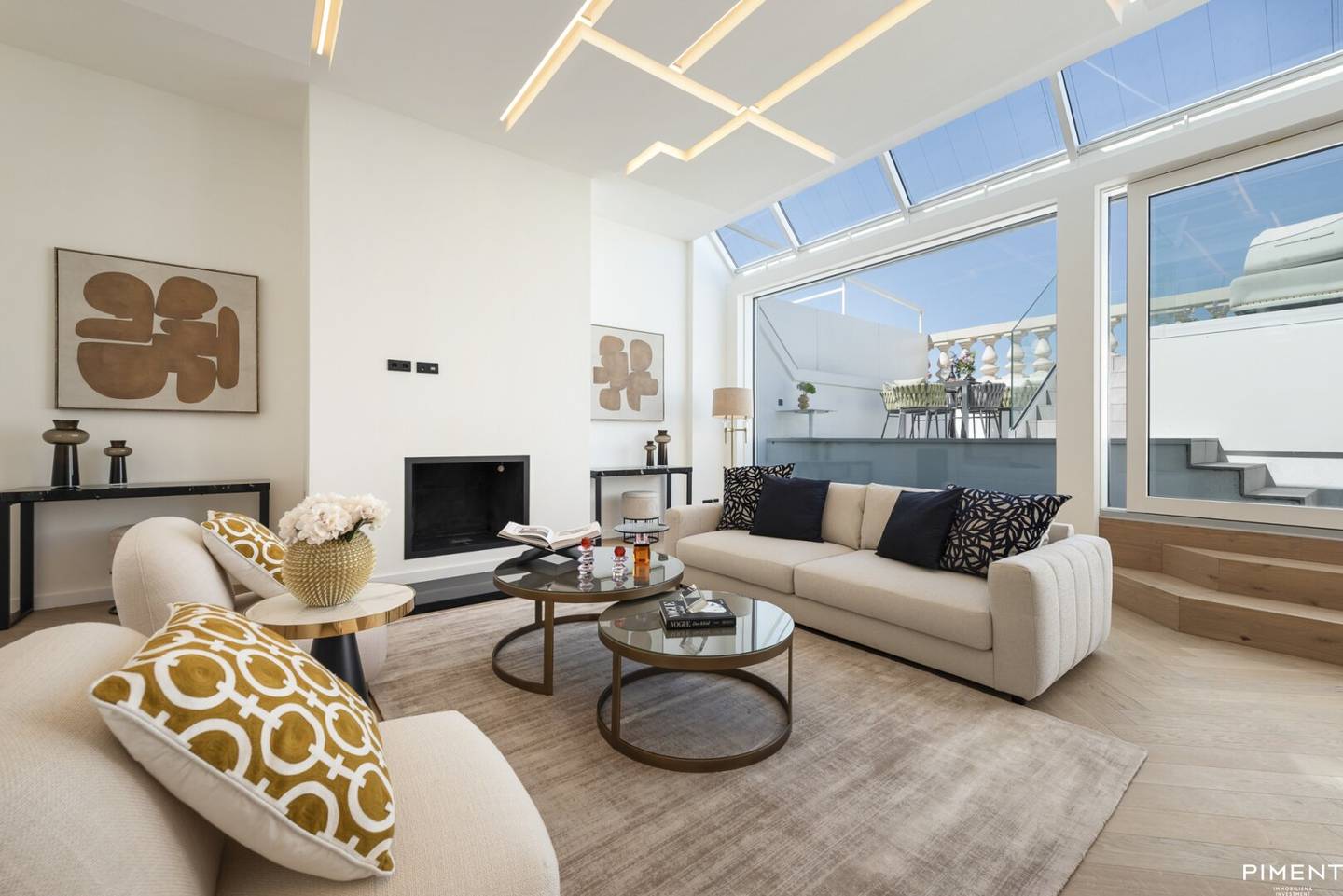 Elegant attic residence near the Opera with a panoramic terrace and a view of St. Stephen's Cathedral