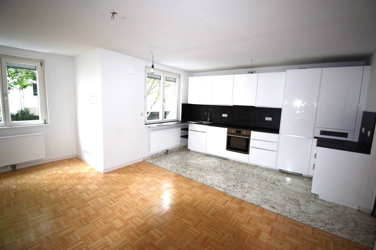 Balkon, Garage, 4 Zimmer, 1A Zustand