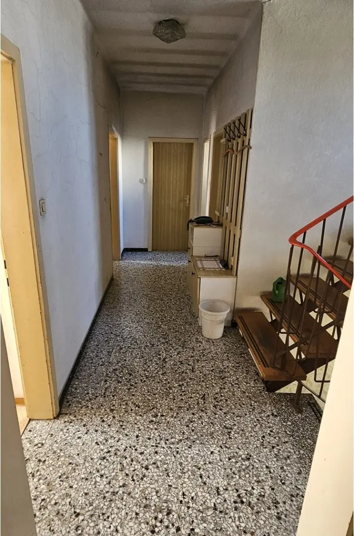 Affordable Streckhof in a quiet sunny location with many possibilities